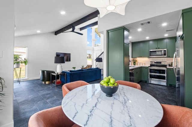 2528 Stoutwood CIR, Austin, TX 78745