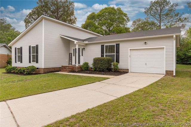 2122 Birchcreft Drive, Fayetteville, NC 28304