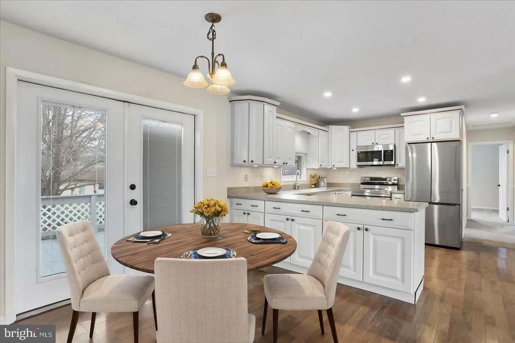 1349 CEDARWOOD DR, Hagerstown, MD 21742