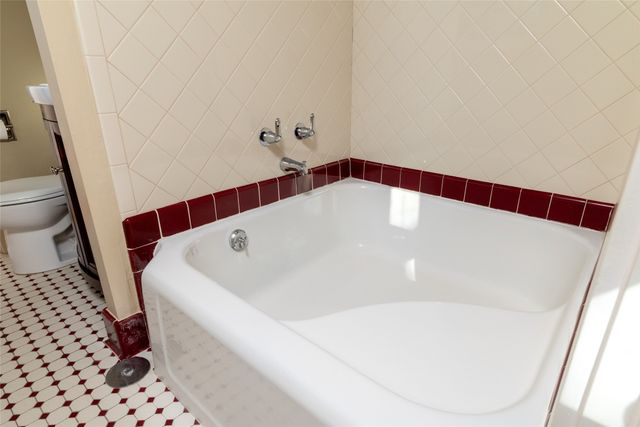6401 Drury Lane, Fort Worth, TX 76116