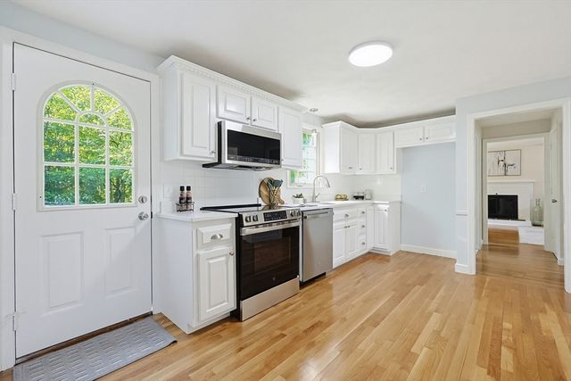 3 Gwynne Rd, Franklin, MA 02038