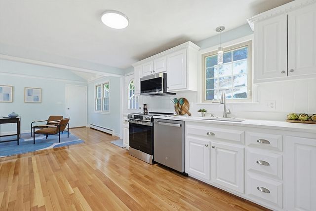 3 Gwynne Rd, Franklin, MA 02038