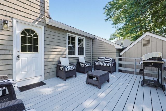 3 Gwynne Rd, Franklin, MA 02038