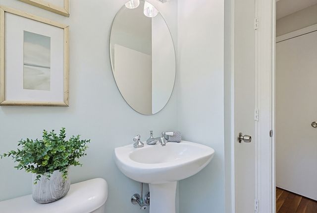 3 Gwynne Rd, Franklin, MA 02038