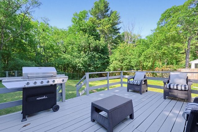 3 Gwynne Rd, Franklin, MA 02038