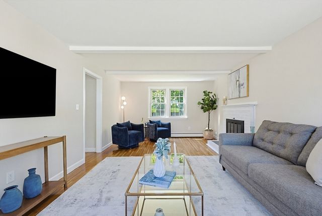 3 Gwynne Rd, Franklin, MA 02038