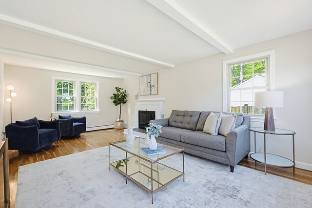 3 Gwynne Rd, Franklin, MA 02038