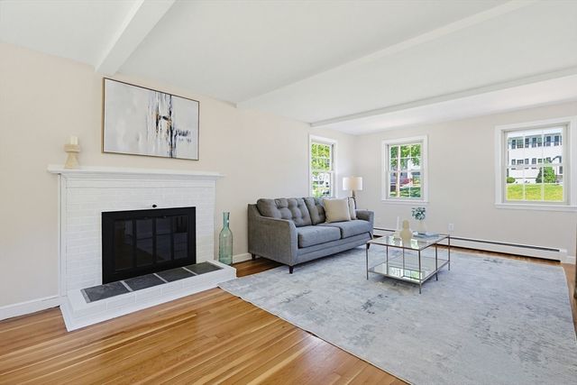 3 Gwynne Rd, Franklin, MA 02038