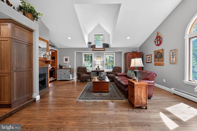 460 WELLS RD, Doylestown, PA 18901