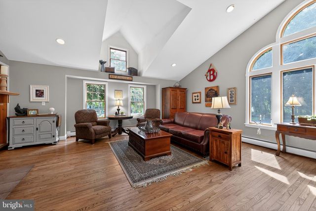 460 WELLS RD, Doylestown, PA 18901