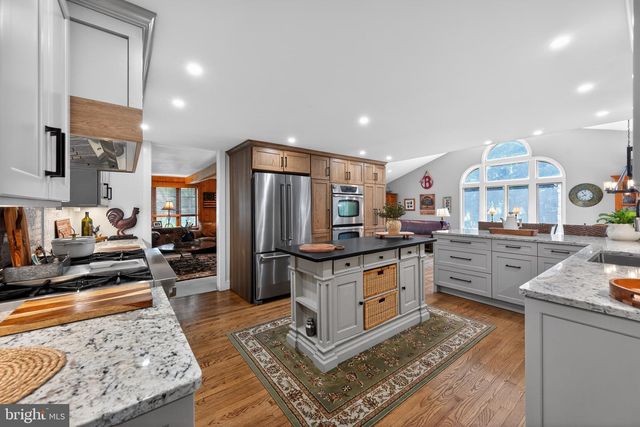 460 WELLS RD, Doylestown, PA 18901