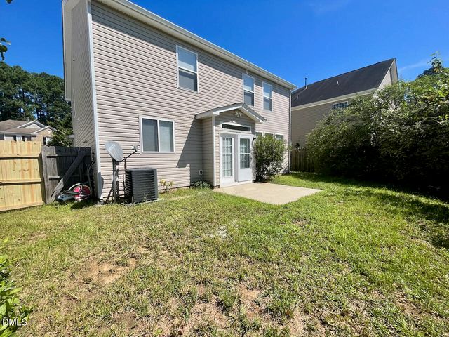 2932 Glade Aster Court, Raleigh, NC 27604