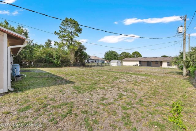 587 Tasco Avenue SW, Palm Bay, FL 32908