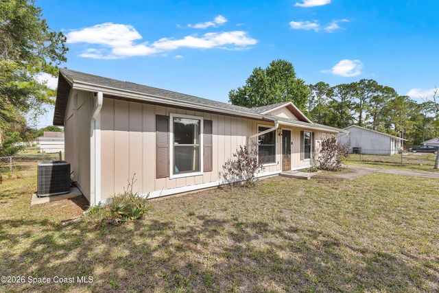 587 Tasco Avenue SW, Palm Bay, FL 32908