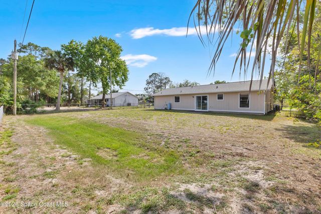 587 Tasco Avenue SW, Palm Bay, FL 32908