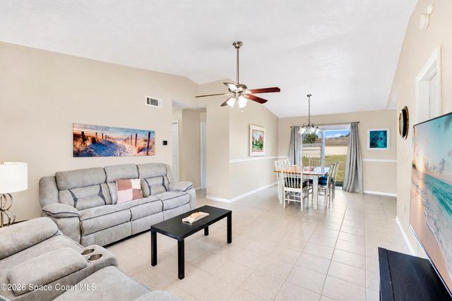 587 Tasco Avenue SW, Palm Bay, FL 32908