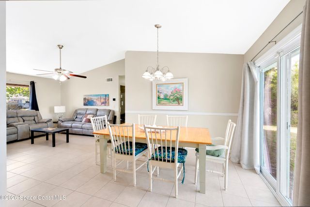 587 Tasco Avenue SW, Palm Bay, FL 32908