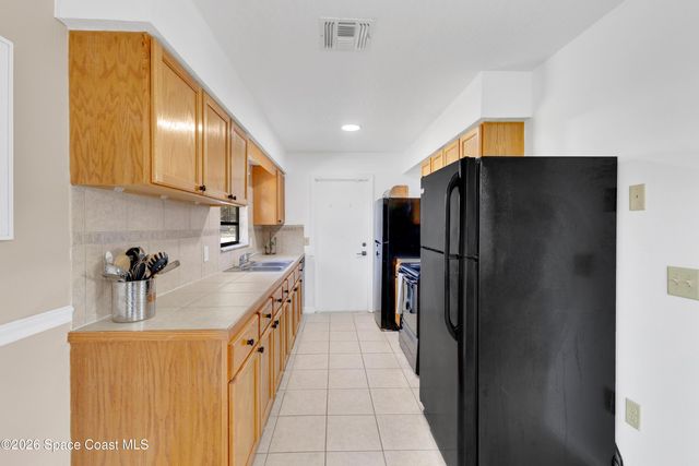 587 Tasco Avenue SW, Palm Bay, FL 32908