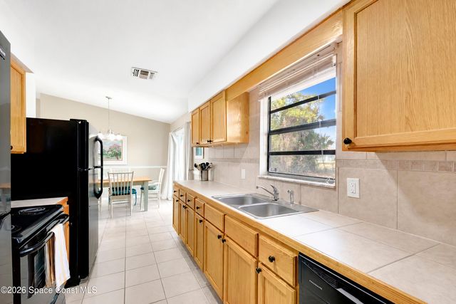 587 Tasco Avenue SW, Palm Bay, FL 32908