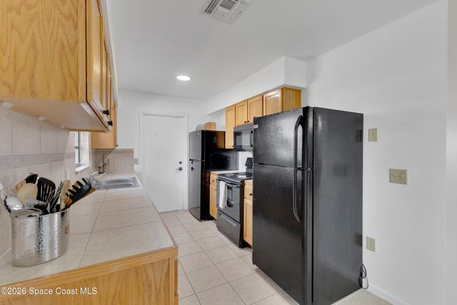 587 Tasco Avenue SW, Palm Bay, FL 32908