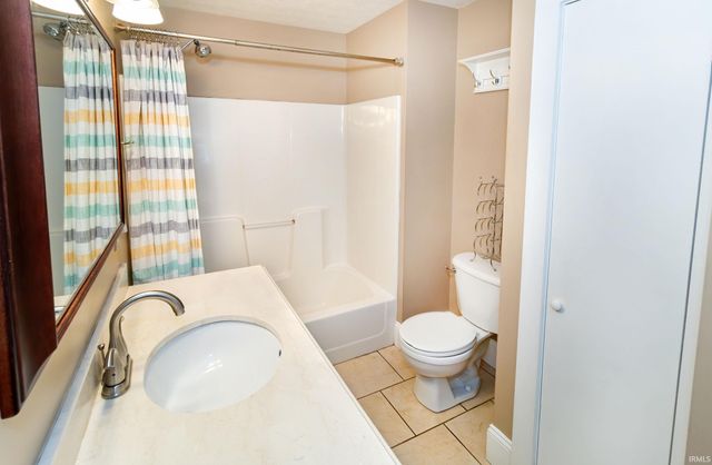 1630 Harmony Way Road, Evansville, IN 47720