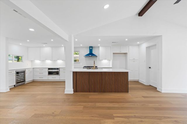 10730 Wickersham Lane, Houston, TX 77042