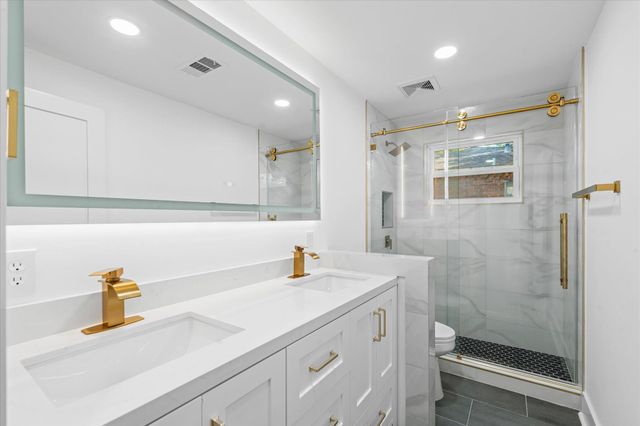 10730 Wickersham Lane, Houston, TX 77042