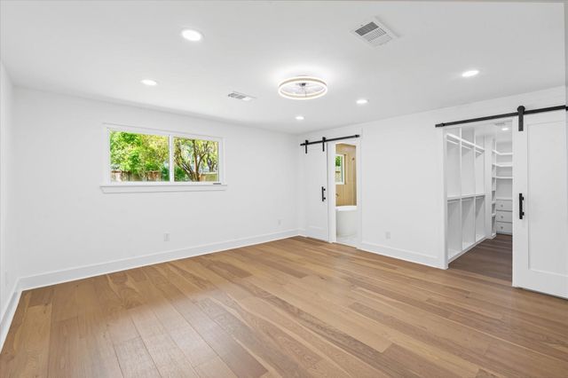 10730 Wickersham Lane, Houston, TX 77042