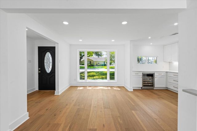 10730 Wickersham Lane, Houston, TX 77042