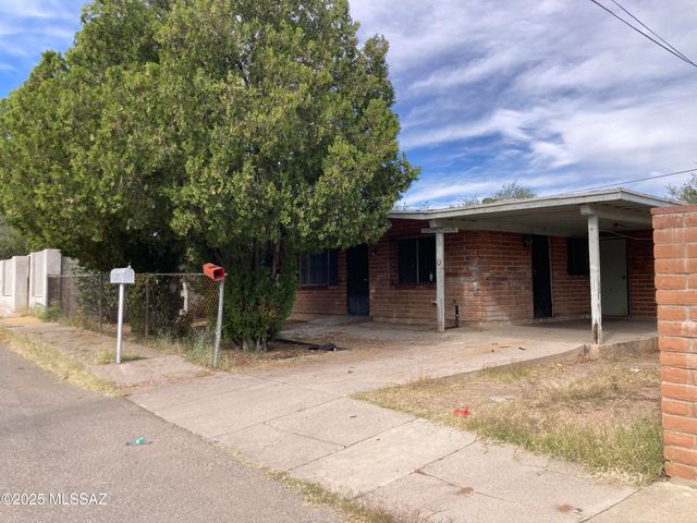 682 W Western Place, Nogales, AZ 85621