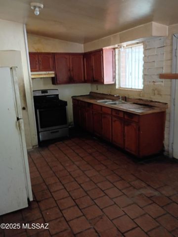 682 W Western Place, Nogales, AZ 85621