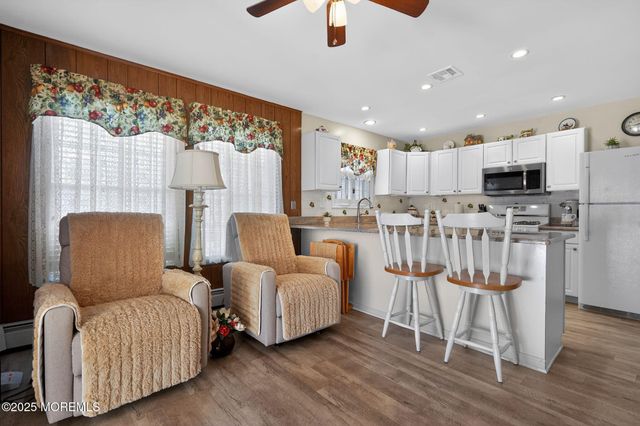 14 Doral Drive, Toms River, NJ 08757