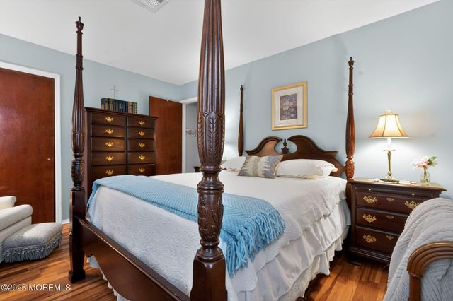 14 Doral Drive, Toms River, NJ 08757