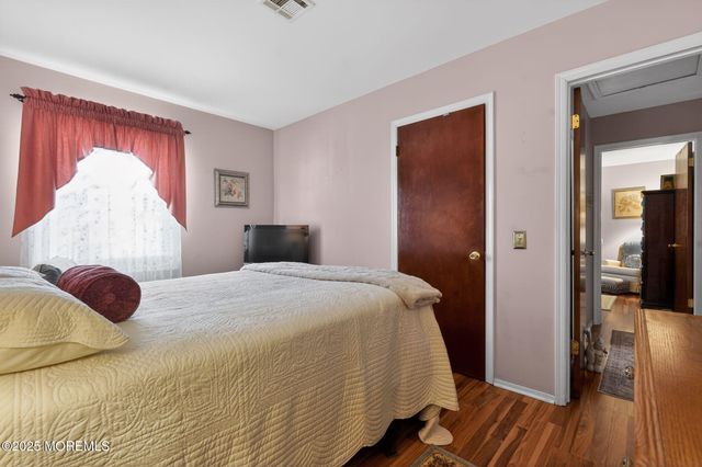 14 Doral Drive, Toms River, NJ 08757