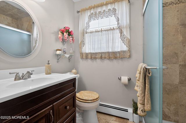 14 Doral Drive, Toms River, NJ 08757