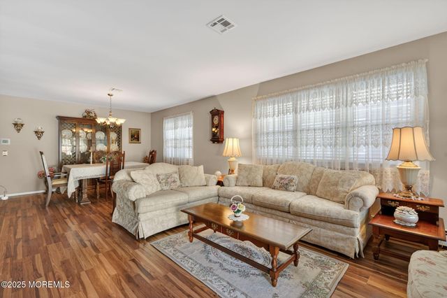 14 Doral Drive, Toms River, NJ 08757