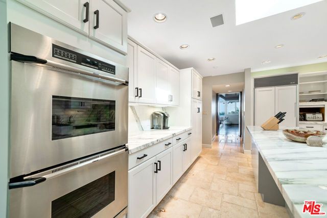 11508 Thurston Circle, Los Angeles, CA 90049