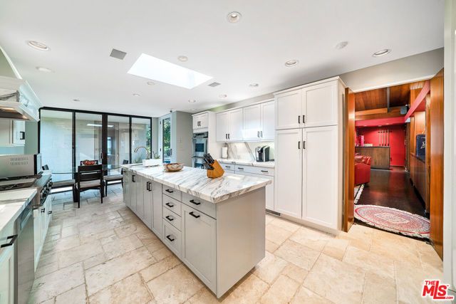 11508 Thurston Circle, Los Angeles, CA 90049