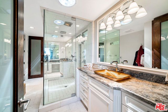 11508 Thurston Circle, Los Angeles, CA 90049