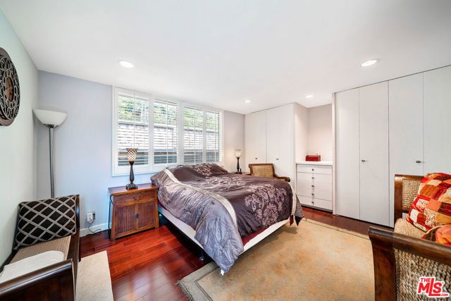 11508 Thurston Circle, Los Angeles, CA 90049