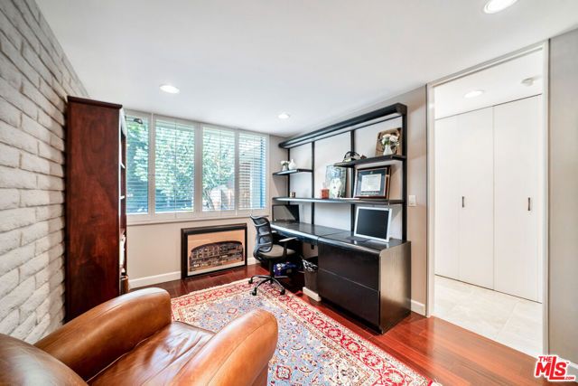 11508 Thurston Circle, Los Angeles, CA 90049