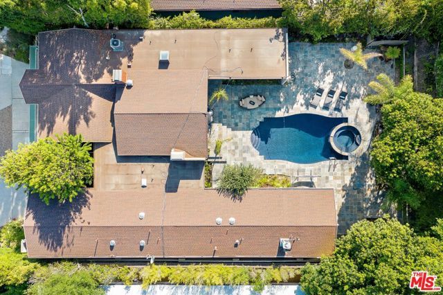 11508 Thurston Circle, Los Angeles, CA 90049