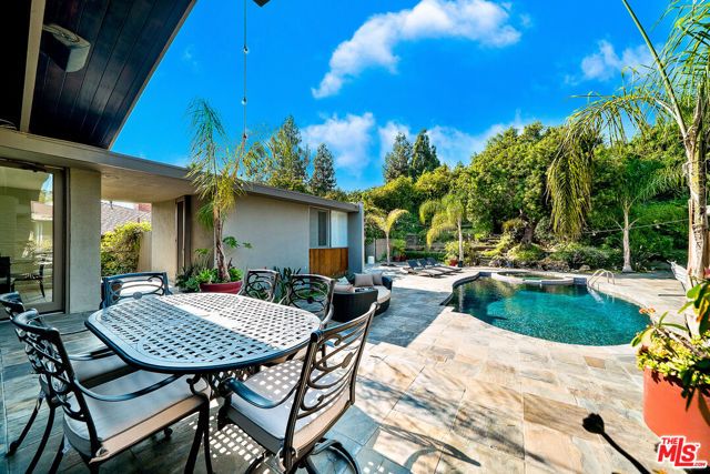 11508 Thurston Circle, Los Angeles, CA 90049