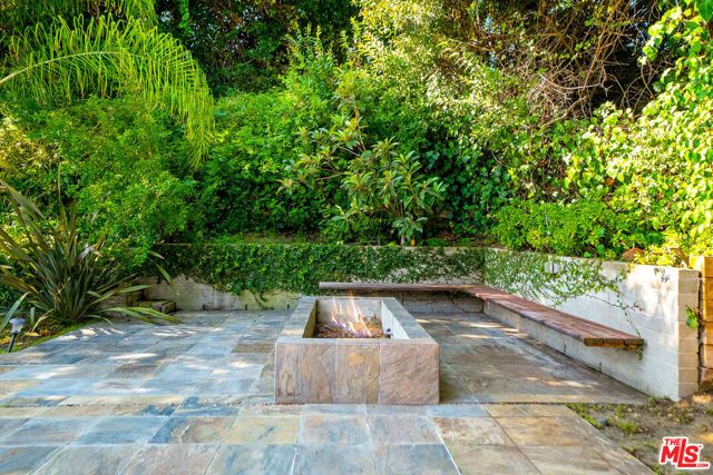 11508 Thurston Circle, Los Angeles, CA 90049