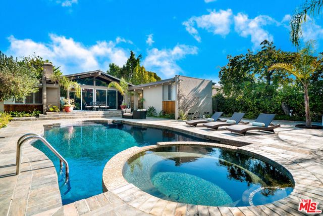 11508 Thurston Circle, Los Angeles, CA 90049