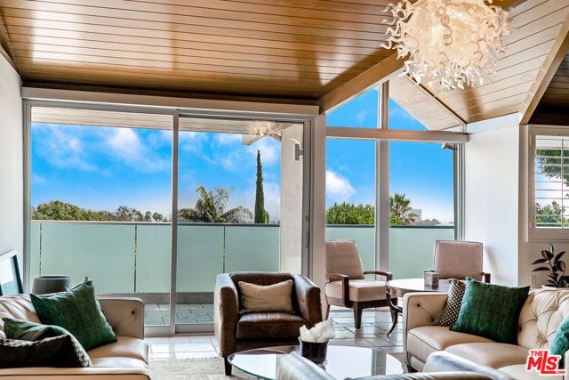 11508 Thurston Circle, Los Angeles, CA 90049