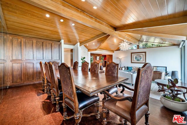 11508 Thurston Circle, Los Angeles, CA 90049