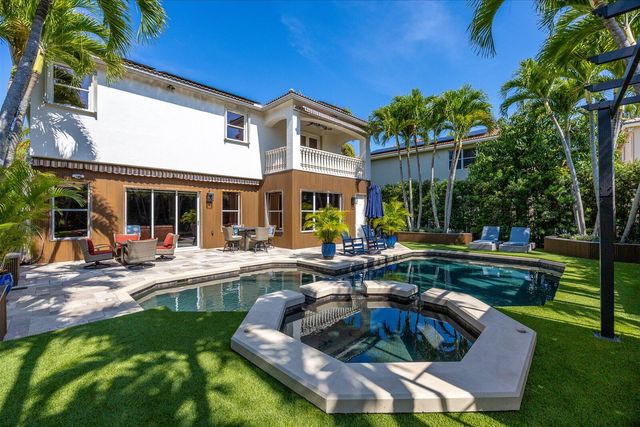 1874 Wood Glen Circle, West Palm Beach, FL 33411