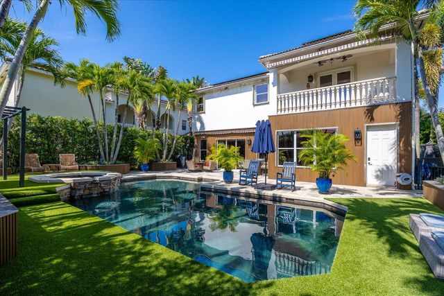 1874 Wood Glen Circle, West Palm Beach, FL 33411
