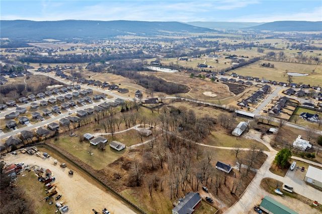 11660 Cactus Jack Road, Farmington, AR 72730